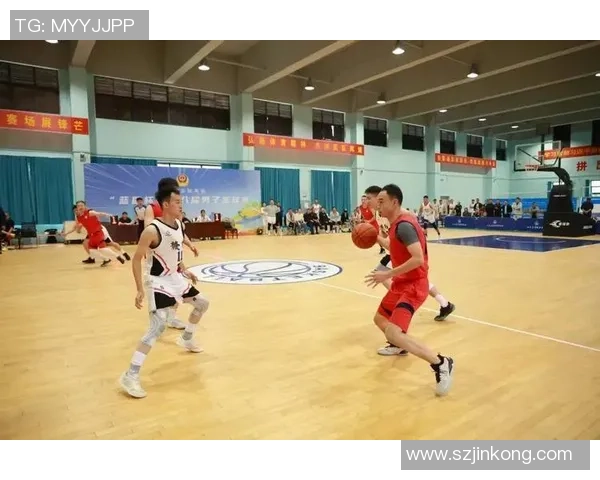 洲际杯赛场回顾杭州篮球队默契配合展现团队精神与战术智慧