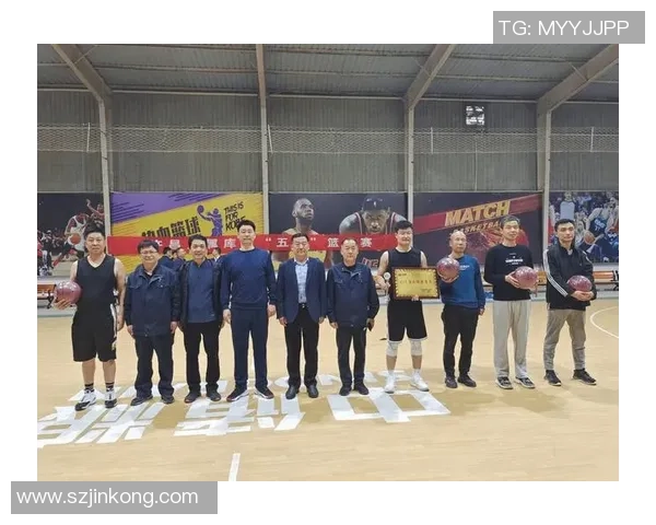 重庆排球队精英赛征程回顾：拼搏与荣耀交织的奋斗故事