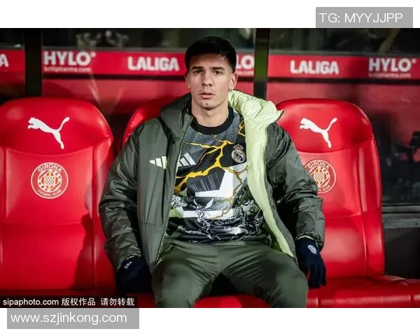 足球明星R8的传奇之路与辉煌成就揭秘